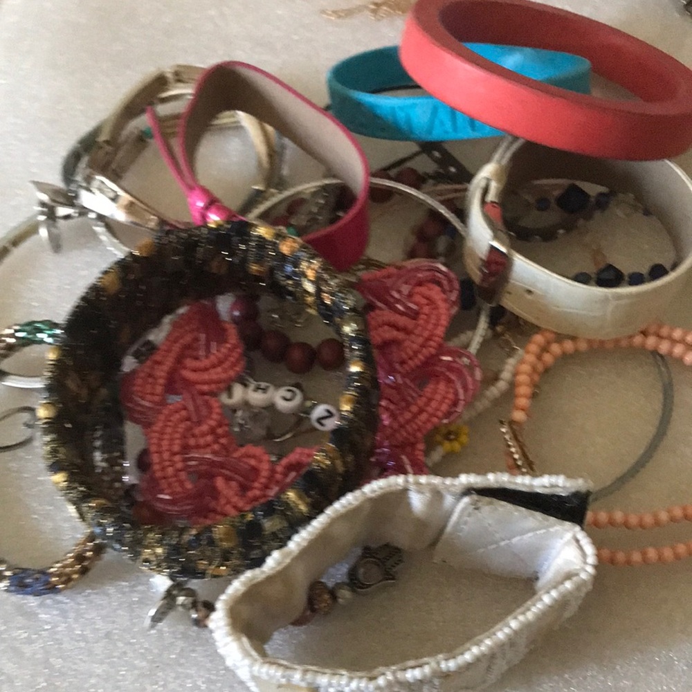 Mixed Women’s Bracelet Set in Pink, Coral, Turquoise and Black lot of 25